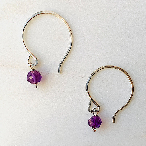 Mini gemstone earring