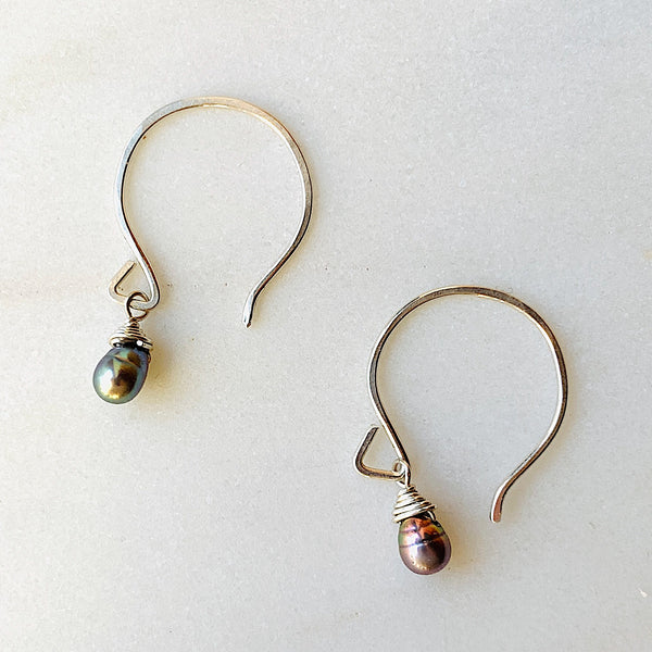 Mini gemstone earring