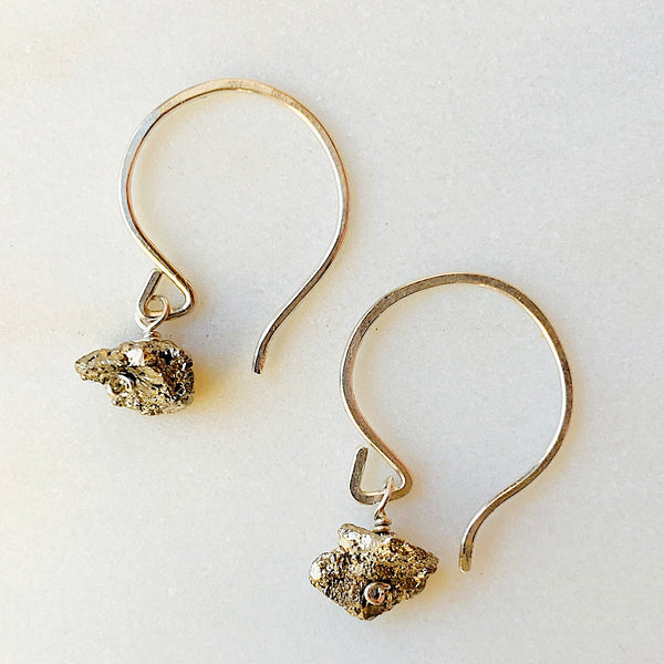 Mini gemstone earring